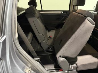 VOLKSWAGEN TIGUAN ALLSPACE 2.0 TDI SE Nav SUV 5dr Diesel DSG 4Motion Euro 6 (s/s) (150 ps)