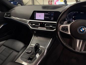 BMW 3 SERIES 2.0 330e 12kWh M Sport Pro Edition Touring 5dr Petrol Plug-in Hy