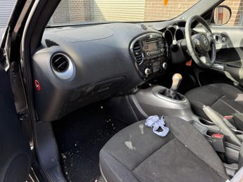 NISSAN JUKE 1.6 Acenta SUV 5 Door Petrol Manual Black 