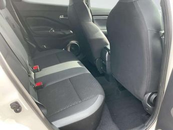 NISSAN JUKE 1.0 DIG-T N-Connecta SUV 5dr Petrol DCT Auto Euro 6 (s/s) (114 p