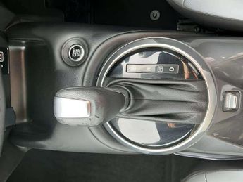 NISSAN JUKE 1.0 DIG-T N-Connecta SUV 5dr Petrol DCT Auto Euro 6 (s/s) (114 p