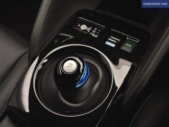 NISSAN LEAF 40kWh N-Connecta Hatchback 5dr Electric Auto (150 ps)