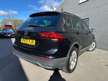 VOLKSWAGEN TIGUAN 1.5 TSI Life SUV 5dr Petrol Manual Euro 6 (s/s) (130 ps)