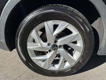 VOLKSWAGEN TIGUAN 1.5 TSI Life SUV 5dr Petrol Manual Euro 6 (s/s) (130 ps)