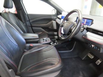 FORD MUSTANG MACH-E Standard Range 70kWh SUV 5dr Electric Automatic AWD (269 ps)
