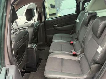 RENAULT SCENIC 1.5 dCi Dynamique TomTom MPV 5dr Diesel EDC Euro 5 (110 ps)