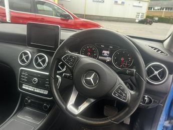 MERCEDES-BENZ A CLASS 1.5 A180d SE (Executive) Hatchback 5dr Diesel 7G-DCT Euro 6 (s/s