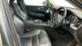 VOLVO XC60 2.0 T5 Momentum SUV 5dr Petrol Auto AWD Euro 6 (s/s) (250 ps)