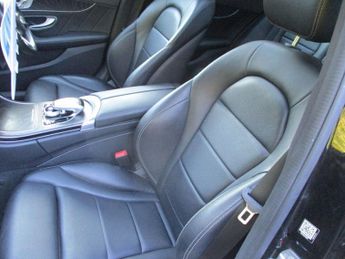 MERCEDES-BENZ C CLASS 2.1 C220d AMG Line (Premium Plus) Saloon 4dr Diesel G-Tronic+ Eu