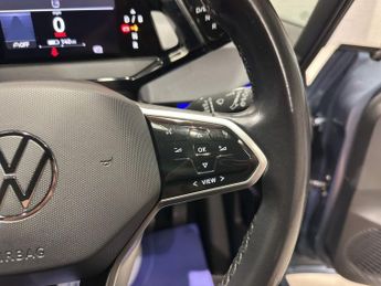 VOLKSWAGEN ID.3 Pro Performance 58kWh Life Hatchback 5dr Electric Auto (204 ps)