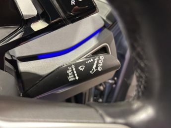 VOLKSWAGEN ID.3 Pro Performance 58kWh Life Hatchback 5dr Electric Auto (204 ps)