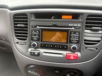 KIA RIO 1.4 Hatchback 5dr Petrol Manual (139 g/km, 95 bhp)