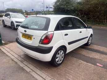 KIA RIO 1.4 Hatchback 5dr Petrol Manual (139 g/km, 95 bhp)