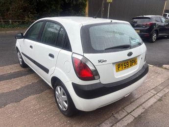 KIA RIO 1.4 Hatchback 5dr Petrol Manual (139 g/km, 95 bhp)