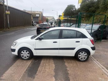 KIA RIO 1.4 Hatchback 5dr Petrol Manual (139 g/km, 95 bhp)