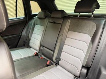 VOLKSWAGEN TIGUAN 1.5 TSI EVO R-Line Tech SUV 5dr Petrol DSG Euro 6 (s/s) (150 ps)