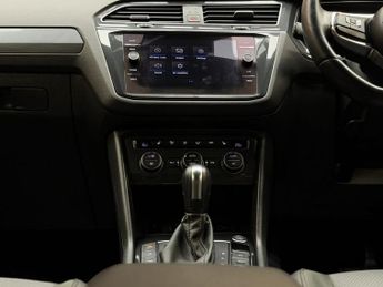 VOLKSWAGEN TIGUAN 1.5 TSI EVO R-Line Tech SUV 5dr Petrol DSG Euro 6 (s/s) (150 ps)