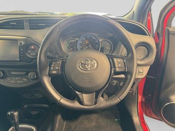 TOYOTA YARIS 1.5 VVT-h Design Hatchback 5dr Petrol Hybrid E-CVT Euro 6 (101 p
