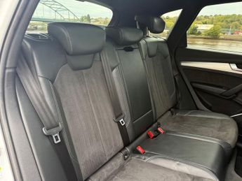 AUDI Q5 2.0 TDI 40 S line SUV 5dr Diesel S Tronic quattro Euro 6 (s/s) (