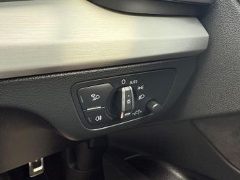 AUDI Q5 2.0 TDI 40 S line SUV 5dr Diesel S Tronic quattro Euro 6 (s/s) (