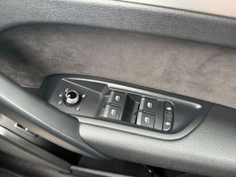 AUDI Q5 2.0 TDI 40 S line SUV 5dr Diesel S Tronic quattro Euro 6 (s/s) (
