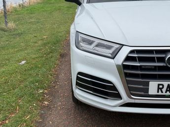 AUDI Q5 2.0 TDI 40 S line SUV 5dr Diesel S Tronic quattro Euro 6 (s/s) (