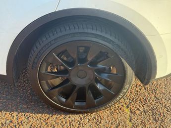 TESLA MODEL Y (Dual Motor) Long Range SUV 5dr Electric Auto 4WDE (384 bhp)