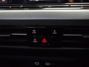 VOLKSWAGEN GOLF 1.5 eTSI MHEV Life Hatchback 5dr Petrol Hybrid DSG Euro 6 (s/s) 