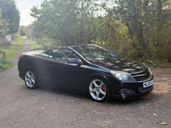 Vauxhall Astra 1.9 TD Exclusiv Exterior Pack Twin Top 2dr Diesel Manual (159 g/