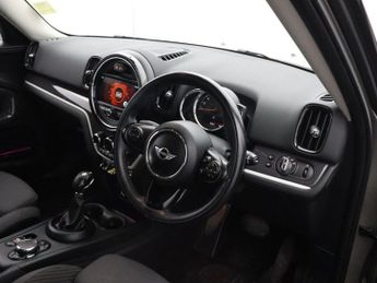 MINI COUNTRYMAN 1.5 7.6kWh Cooper SE SUV 5dr Petrol Plug-in Hybrid Auto ALL4 Eur
