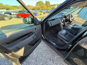 LAND ROVER DISCOVERY 3.0 D300 MHEV SE SUV 5dr Diesel Auto 4WD Euro 6 (s/s) (300 ps)
