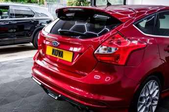 FORD FOCUS 2.0 TDCi Zetec S Hatchback 5dr Diesel Powershift Euro 5 (163 ps)
