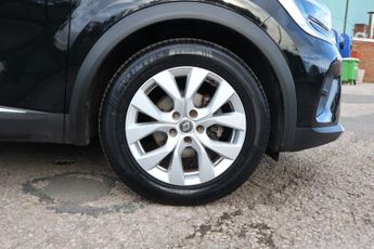 RENAULT CAPTUR 1.5 Blue dCi Iconic SUV 5dr Diesel Manual Euro 6 (s/s) (95 ps)
