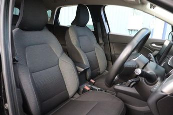 RENAULT CAPTUR 1.5 Blue dCi Iconic SUV 5dr Diesel Manual Euro 6 (s/s) (95 ps)