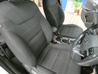 HYUNDAI IONIQ 1.6 h-GDi SE Hatchback 5dr Petrol Hybrid DCT Euro 6 (s/s) (141 p