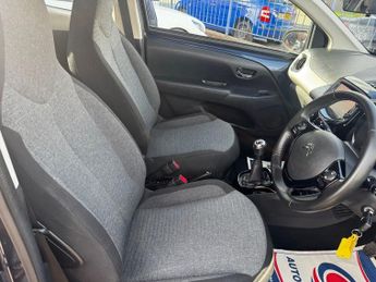 CITROEN C1 1.2 PureTech Flair Hatchback 3dr Petrol Manual Euro 6 (82 ps)
