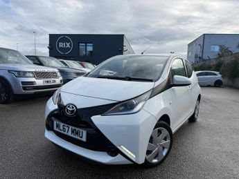 TOYOTA AYGO 1.0 VVT-i x-play Hatchback 5dr Petrol x-shift Euro 6 (68 ps)