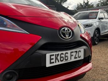 TOYOTA AYGO 1.0 VVT-i x Hatchback 3dr Petrol Manual Euro 5 Euro 5 (68 ps)