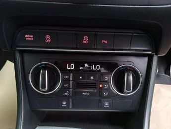 AUDI Q3 2.0 TDI S line SUV 5dr Diesel Manual Euro 6 (s/s) (150 ps)