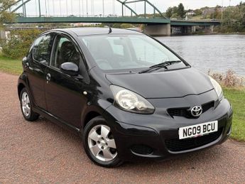 Toyota AYGO 1.0 VVT-i Black Hatchback 5dr Petrol Manual Euro 4 (AC) (67 bhp)