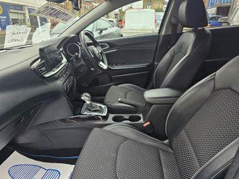 KIA CEED AUTOMATIC 1.4 T-GDi 3 Hatchback 5dr Petrol DCT Euro 6 (s/s) (138