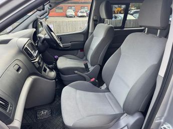 HYUNDAI i800 2.5 CRDi SE MPV 5dr Diesel Manual Euro 6 (136 ps)