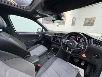 VOLKSWAGEN TIGUAN 2.0 TDI R-Line SUV 5dr Diesel DSG 4Motion Euro 6 (s/s) (150 ps)