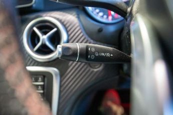 MERCEDES-BENZ A CLASS 2.1 A200d AMG Line (Premium Plus) Hatchback 5dr Diesel 7G-DCT Eu
