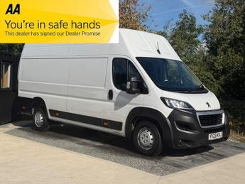 Peugeot Boxer 2.2 BlueHDi 435 Professional Premium + Panel Van 5dr Diesel Manu