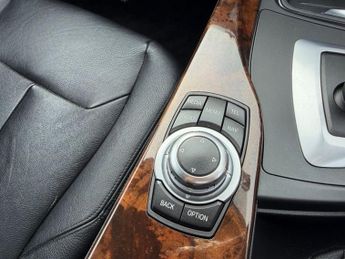 BMW 3 SERIES 2.0 320d SE Saloon 4dr Diesel Auto Euro 5 (s/s) (184 ps)