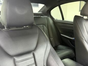 BMW 3 SERIES 2.0 320i M Sport Saloon 4dr Petrol Auto Euro 6 (s/s) (184 ps)