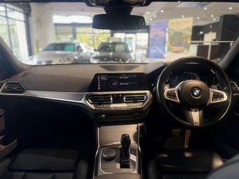 BMW 3 SERIES 2.0 320i M Sport Saloon 4dr Petrol Auto Euro 6 (s/s) (184 ps)