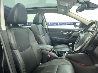 NISSAN QASHQAI 1.5 dCi Black Edition SUV 5dr Diesel Manual 2WD Euro 6 (s/s) (11