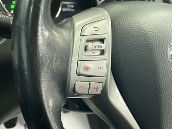 NISSAN QASHQAI 1.5 dCi Black Edition SUV 5dr Diesel Manual 2WD Euro 6 (s/s) (11